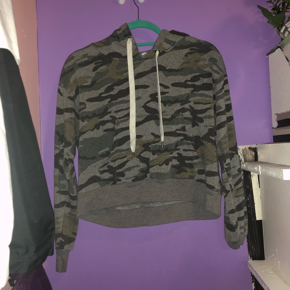 grey cropped camp hoodie